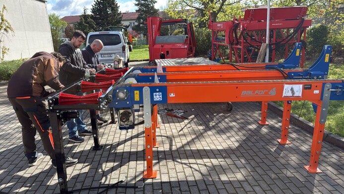 Jehlový podavač WOODJOB, skladem ve Vestci