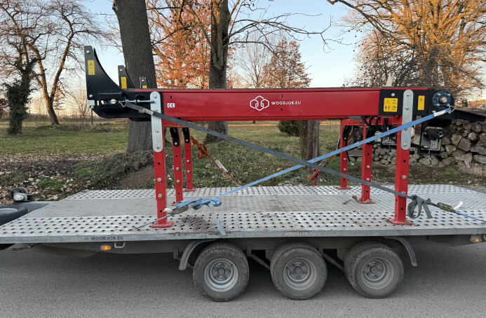 Podávací stůl pro štípací automaty všech značek