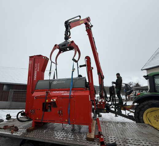 Dodávka Hakki Pilke Falcon 35 s podávacím stolem na Šumavu