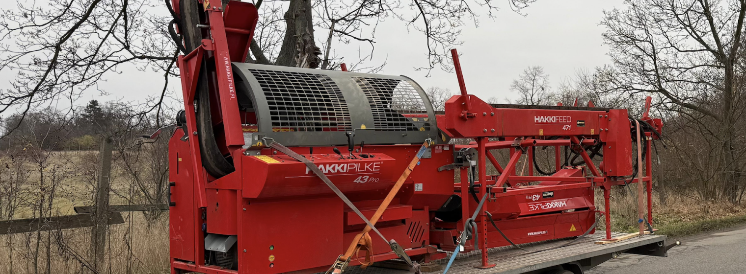 Cesta za zákazníkem a Hakki Pilke 43 v kompletu se stolem😃