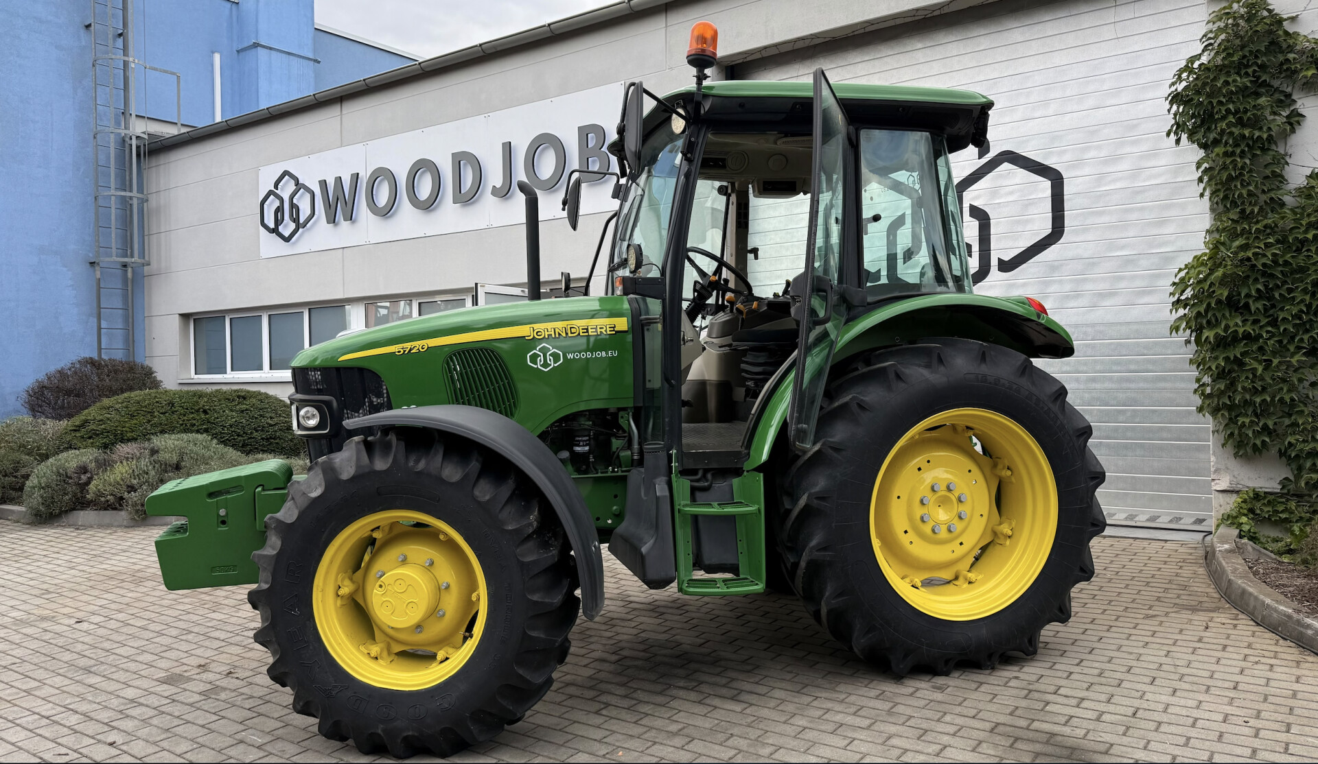 Traktor John Deere 5720 (6033mth) R.v. 2007