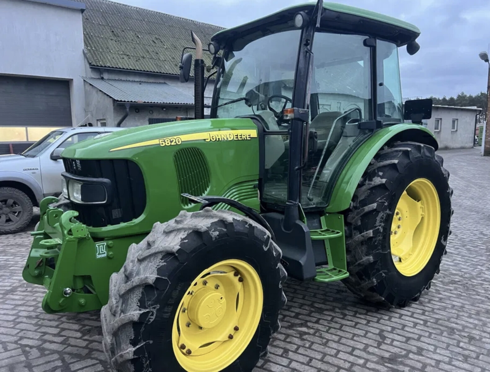 Traktor John Deere 5820 RV 2005 přední TBZ