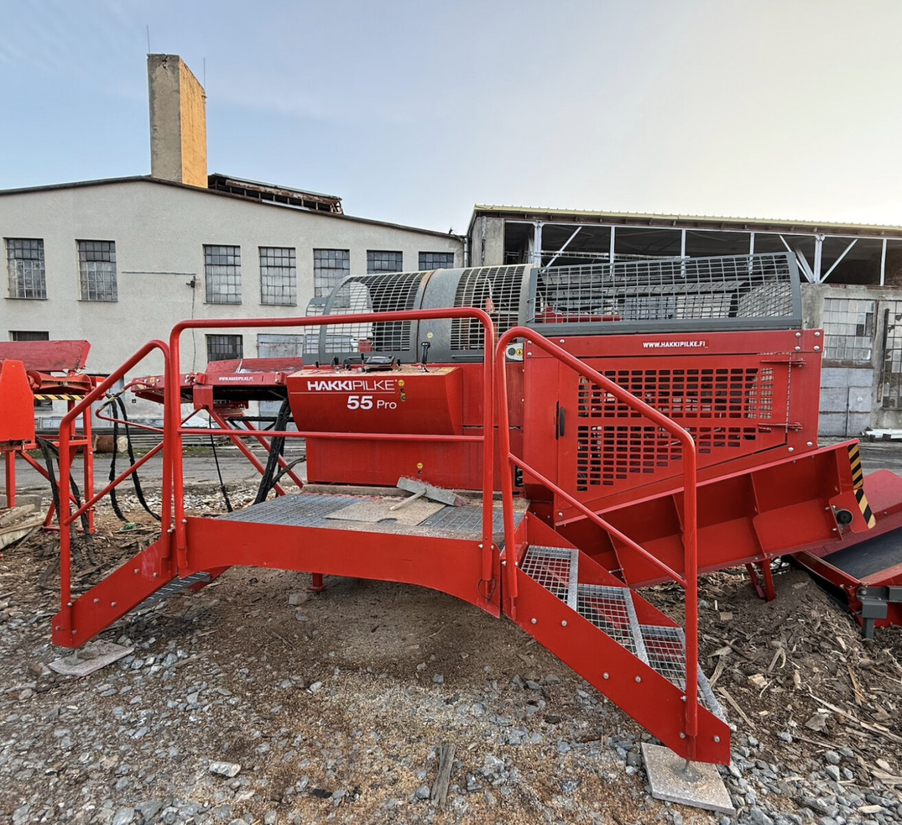 Hakki Pilke 55 Pro + Tisch HakkiFeed 472