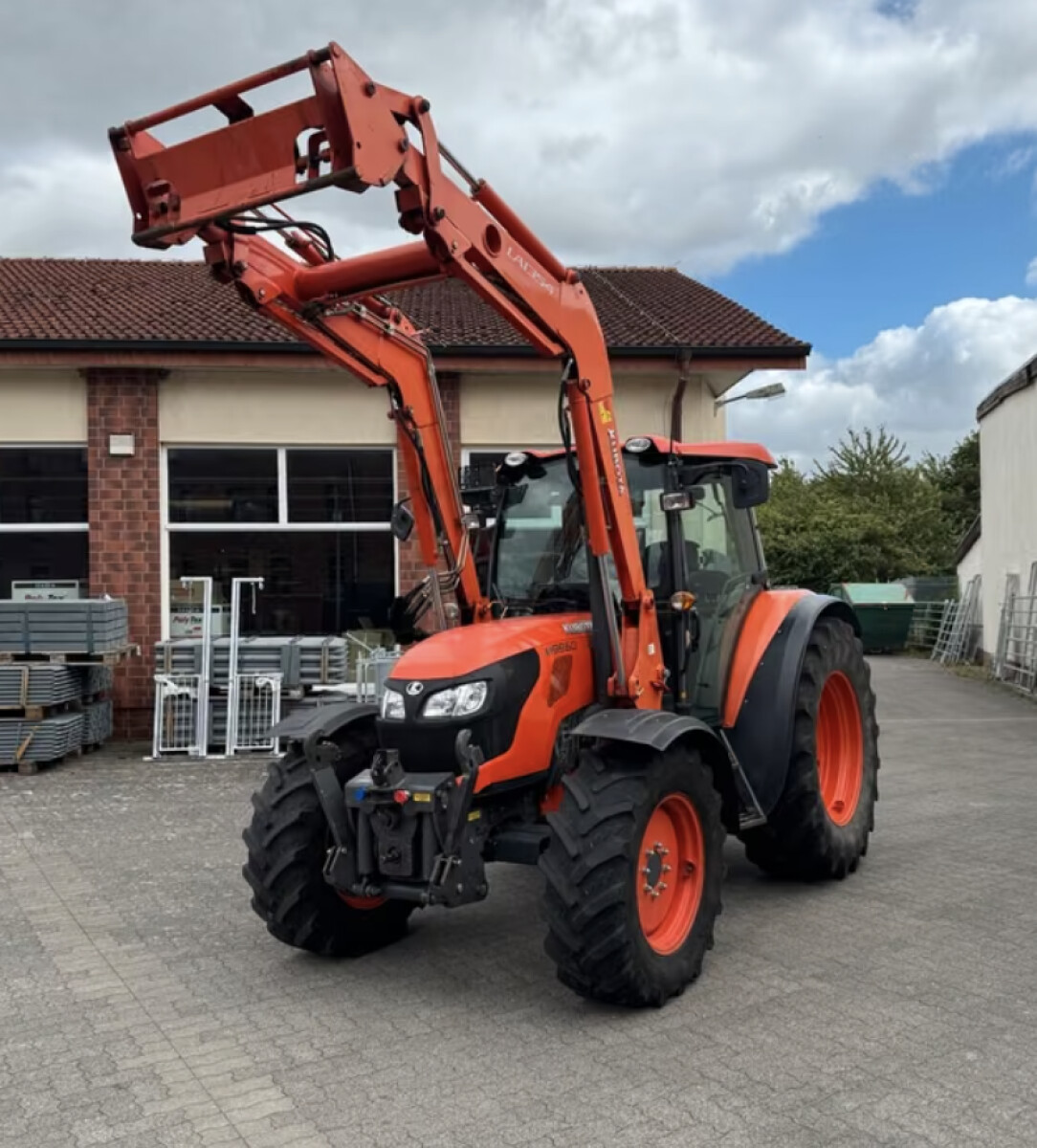 Kubota M9960 4WD